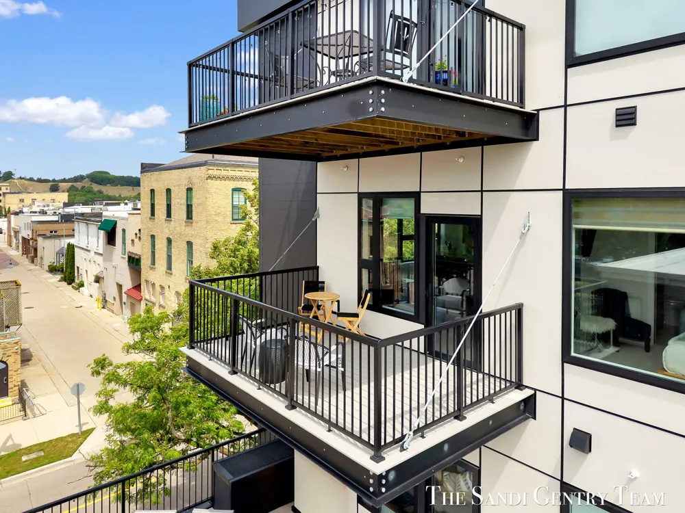300 Washington Avenue #Unit 16 Grand Haven, MI 49417