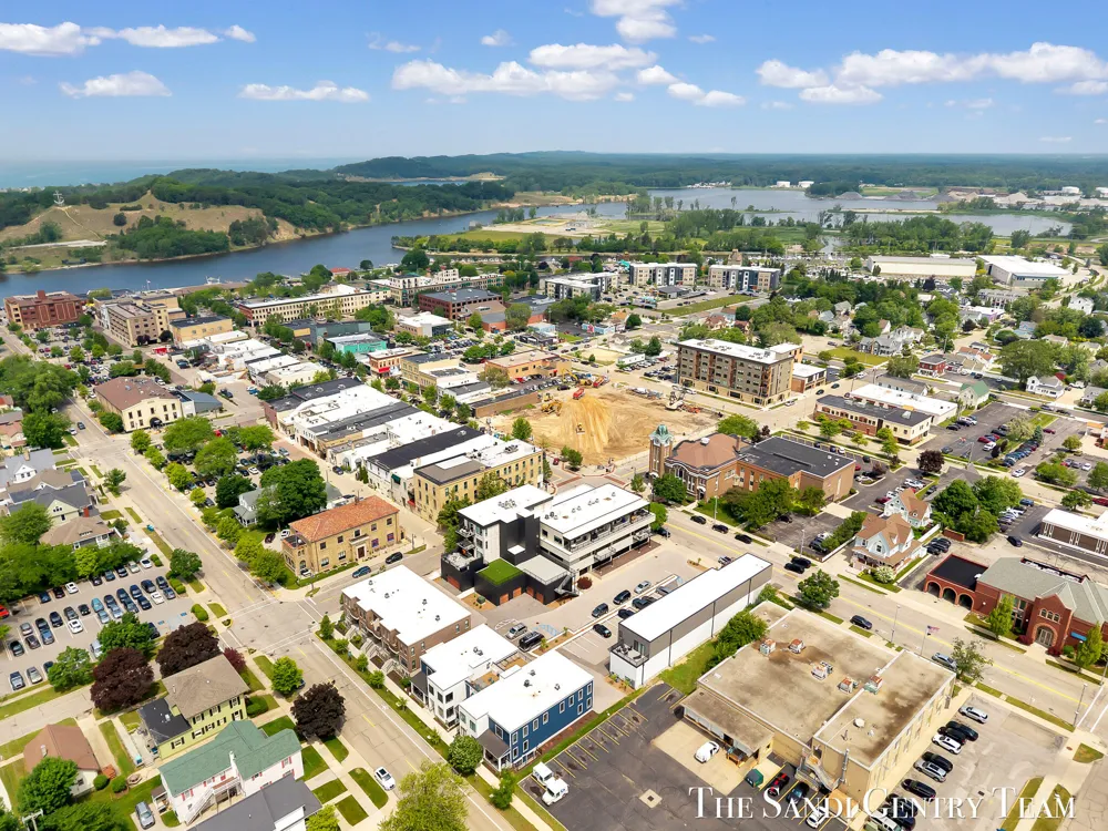 300 Washington Avenue #Unit 16 Grand Haven, MI 49417