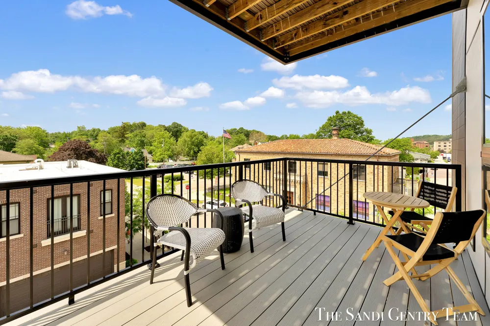 300 Washington Avenue #Unit 16 Grand Haven, MI 49417