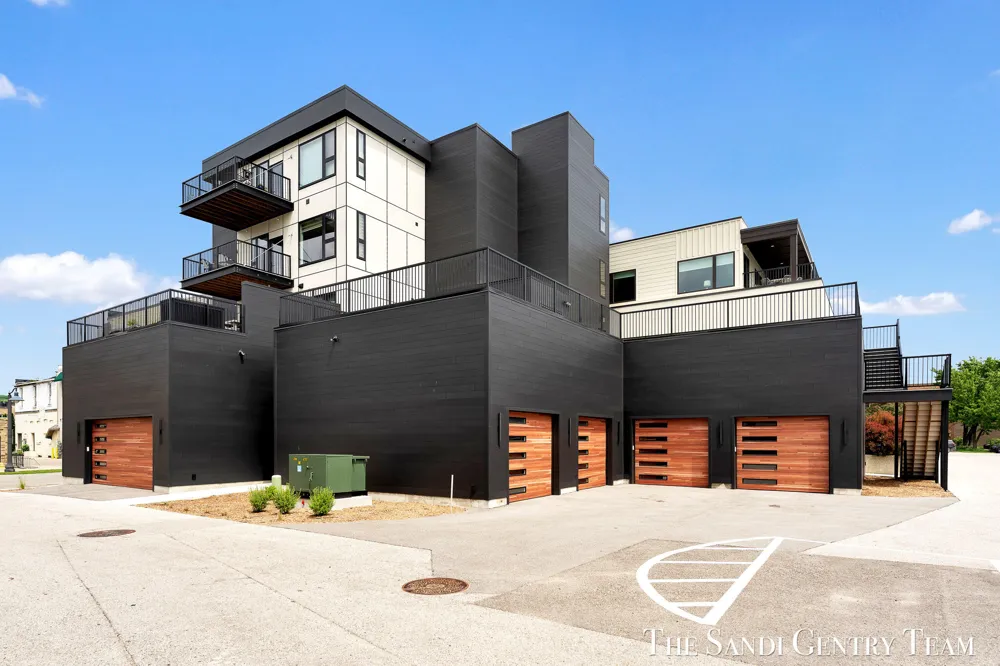 300 Washington Avenue #Unit 16 Grand Haven, MI 49417
