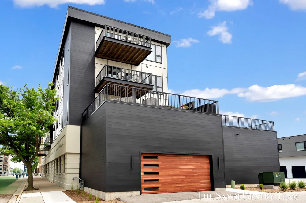 300 Washington Avenue #Unit 16 Grand Haven, MI 49417