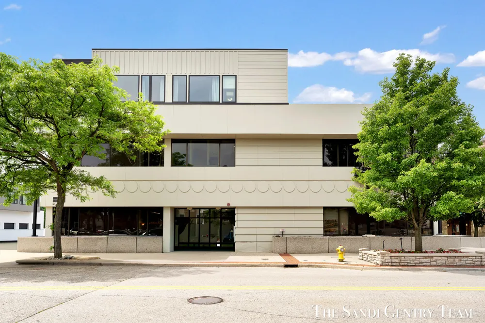 300 Washington Avenue #Unit 16 Grand Haven, MI 49417