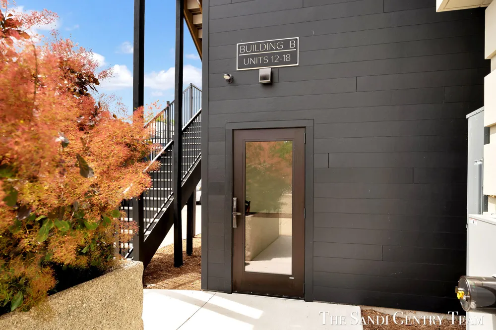 300 Washington Avenue #Unit 16 Grand Haven, MI 49417