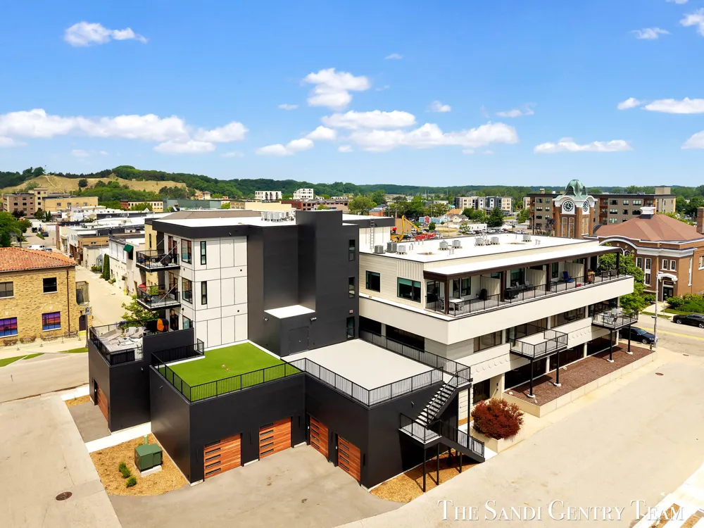 300 Washington Avenue #Unit 16 Grand Haven, MI 49417