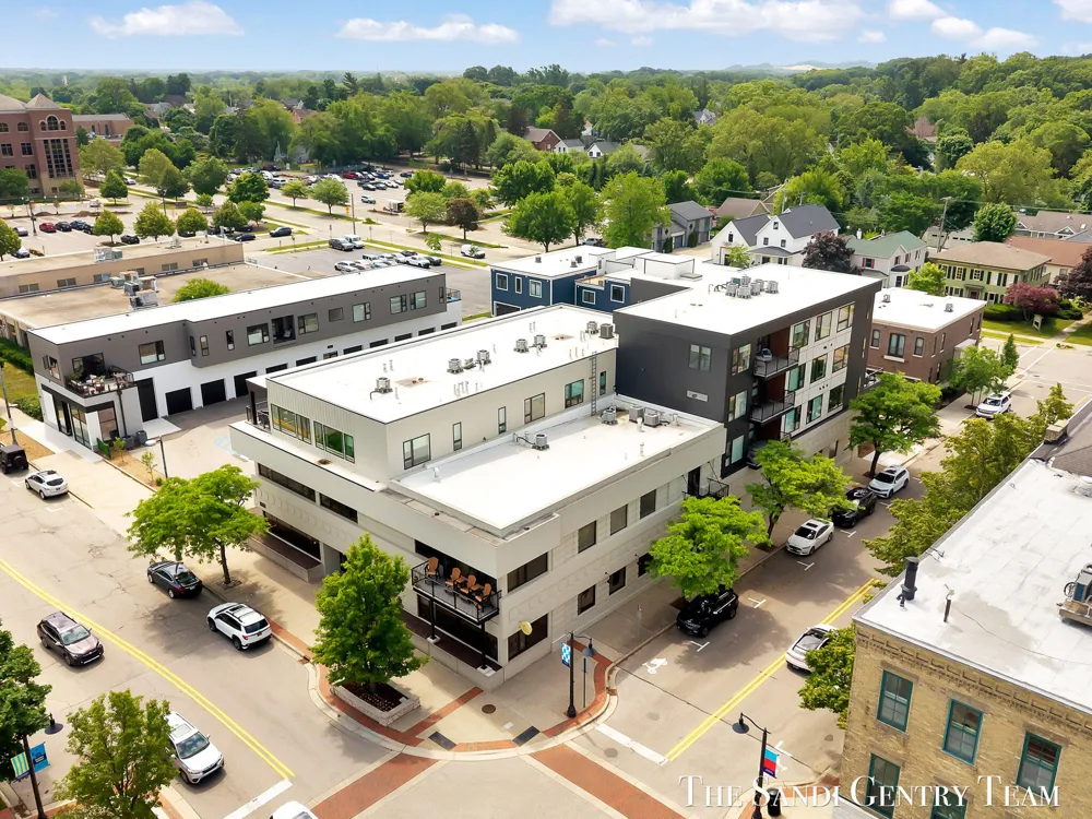 300 Washington Avenue #Unit 16 Grand Haven, MI 49417