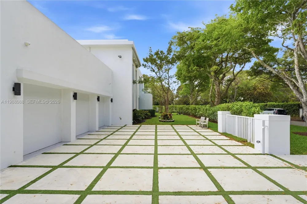 6285 Old Cutler Rd Pinecrest, FL 33156