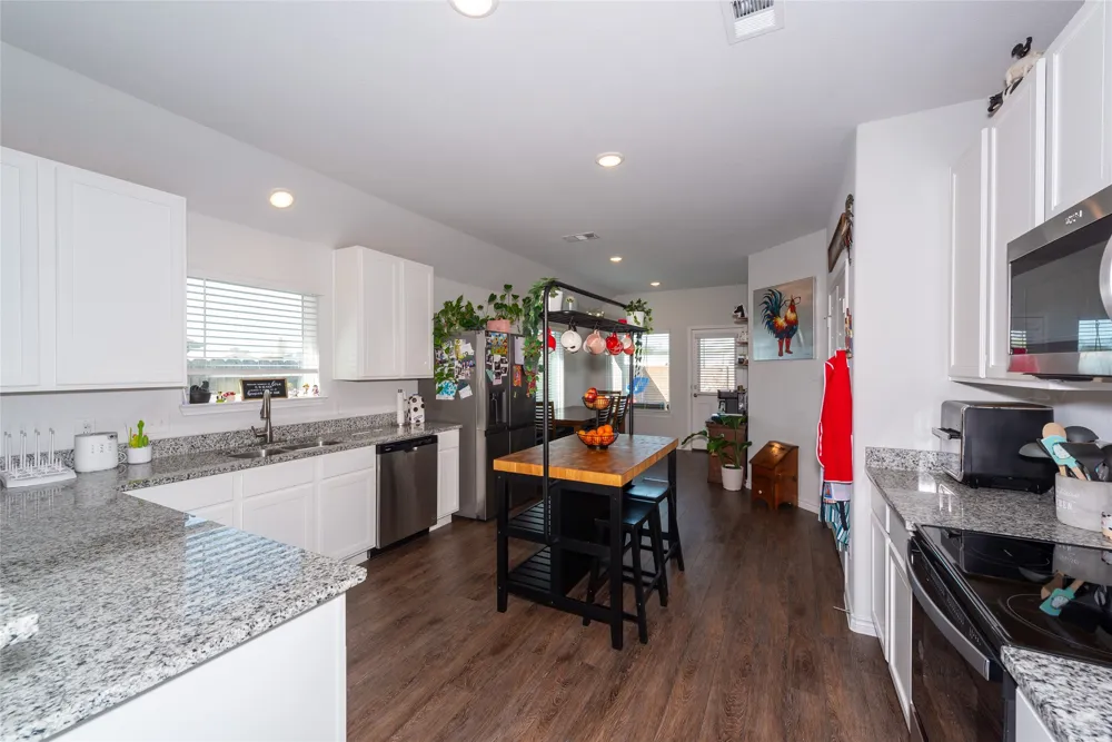 431 Woodhouse Way Everman, TX 76140