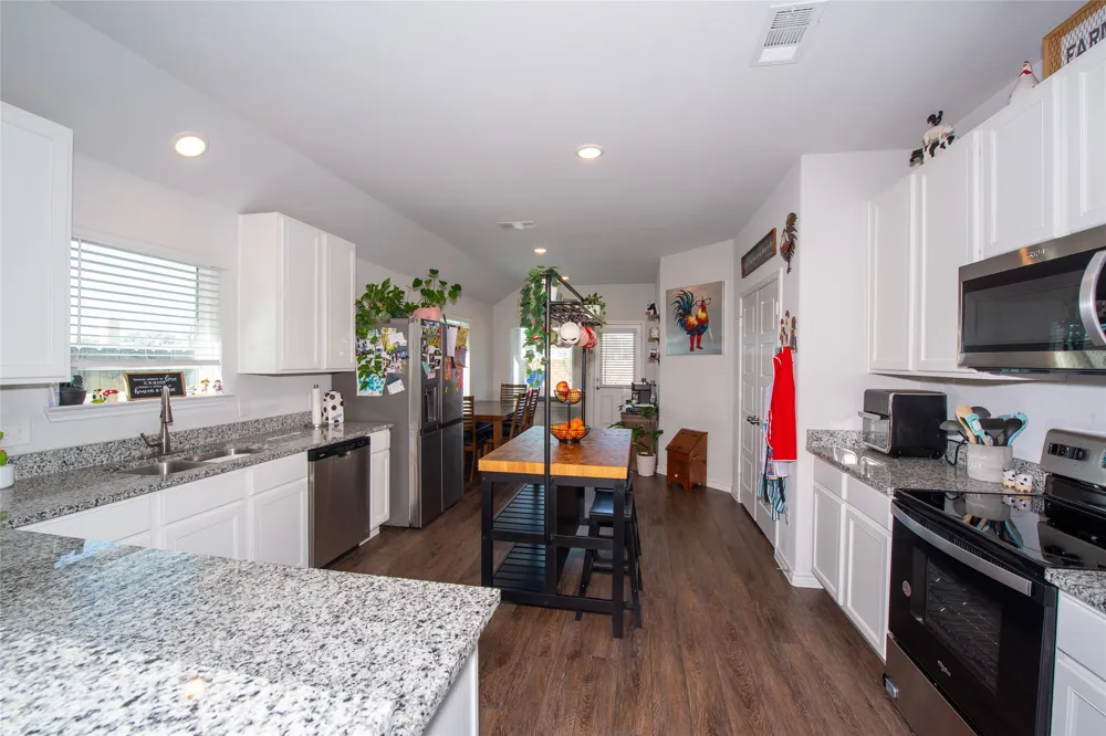 431 Woodhouse Way Everman, TX 76140