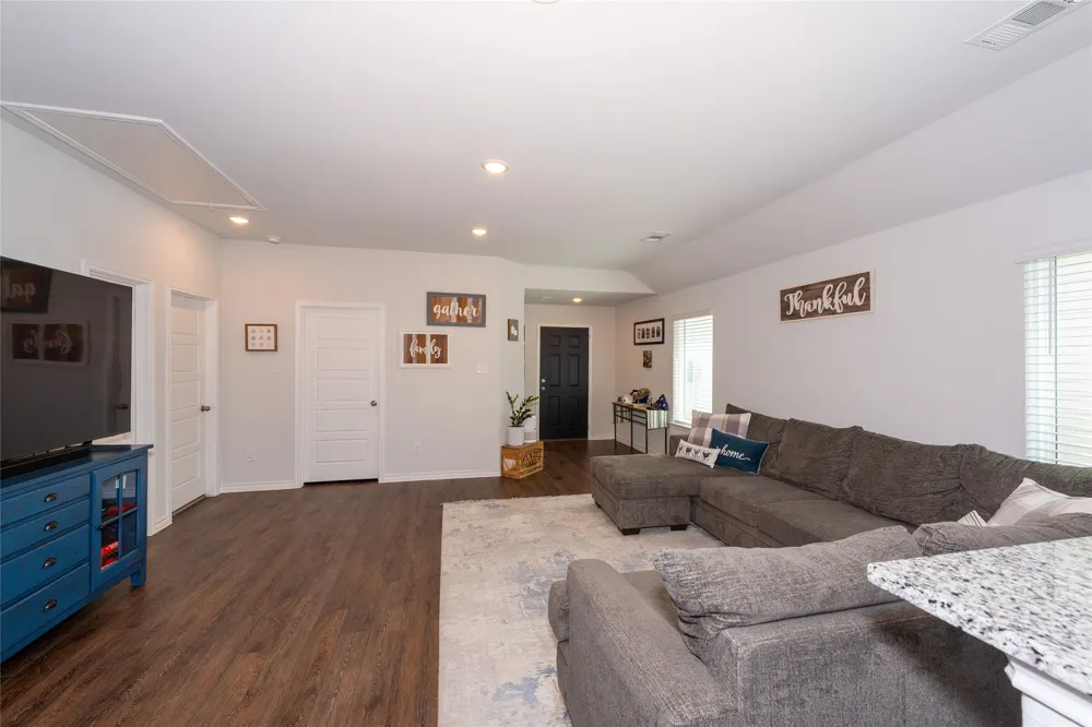431 Woodhouse Way Everman, TX 76140