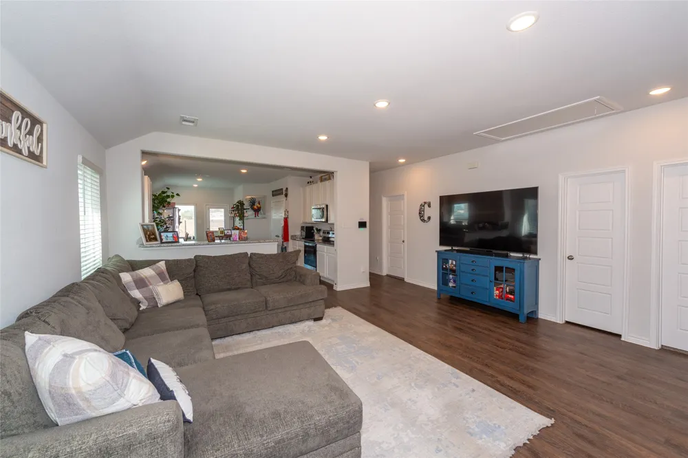 431 Woodhouse Way Everman, TX 76140
