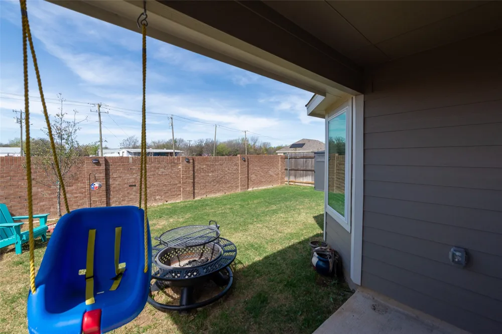431 Woodhouse Way Everman, TX 76140