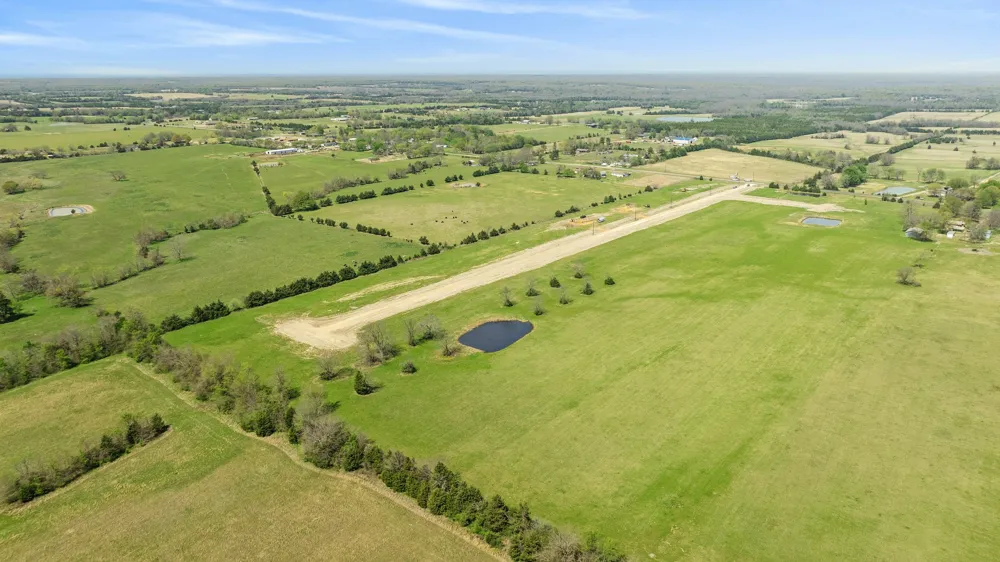 330 PRIVATE ROAD 33263 Sumner, TX 75486