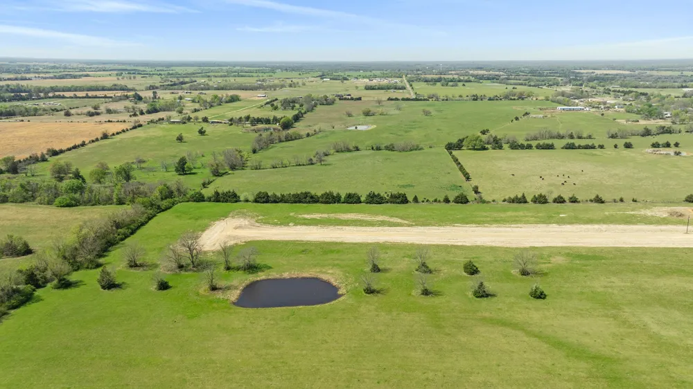 330 PRIVATE ROAD 33263 Sumner, TX 75486