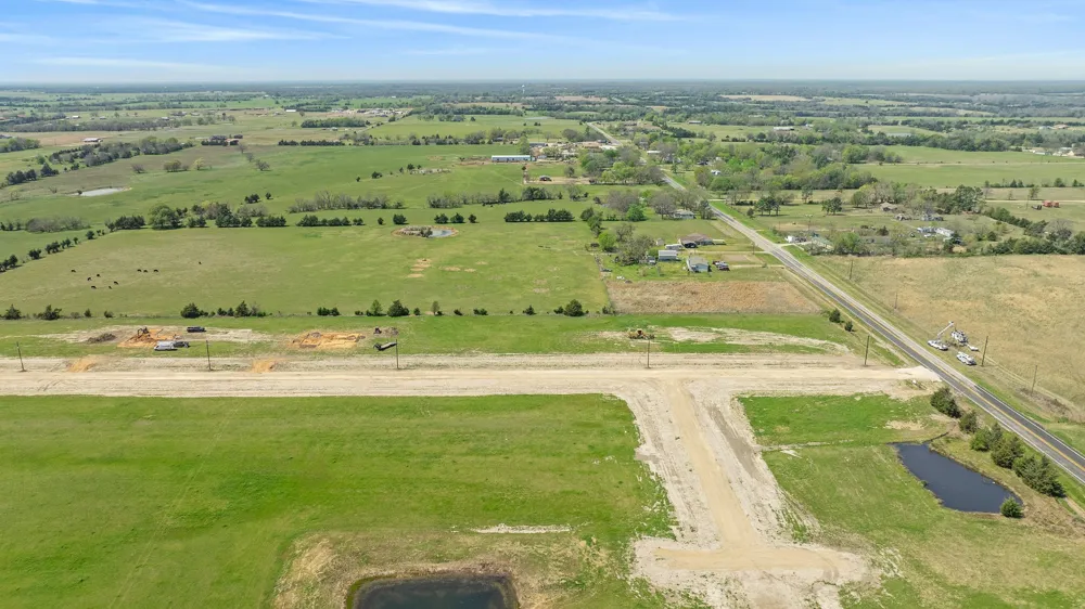 330 PRIVATE ROAD 33263 Sumner, TX 75486