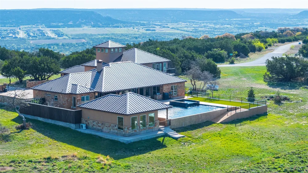 126 Phoenix Lane Tuscola, TX 79562