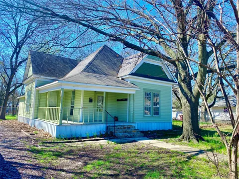 909 W 10th Street