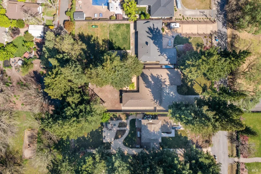 49 Hoff Road Kenwood, CA 95409