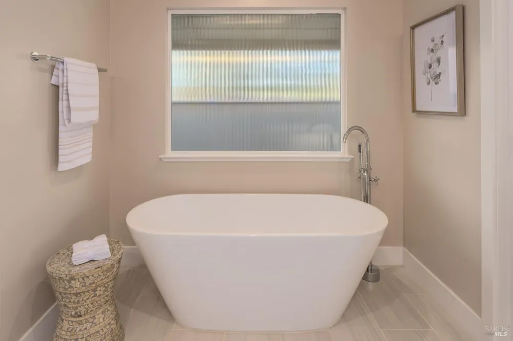 49 Hoff Road Kenwood, CA 95409