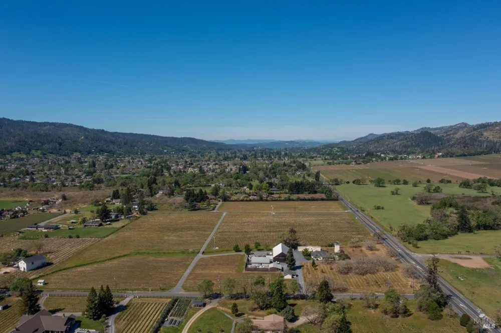 49 Hoff Road Kenwood, CA 95409