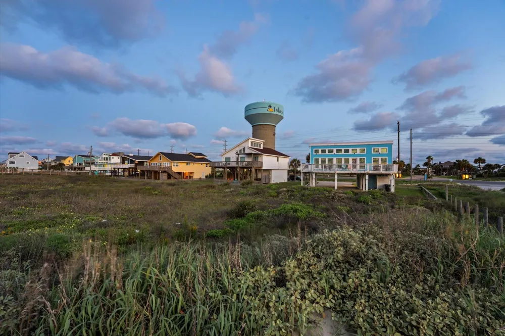 22502 Kennedy Drive Galveston, TX 77554