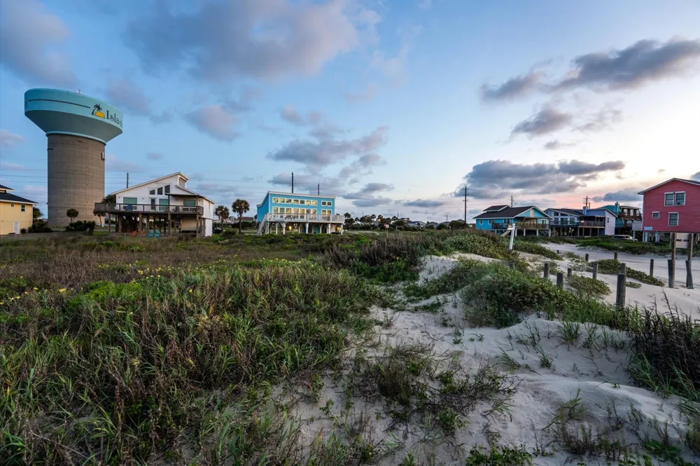 22502 Kennedy Drive Galveston, TX 77554
