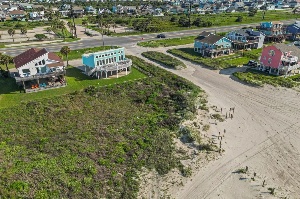 22502 Kennedy Drive Galveston, TX 77554