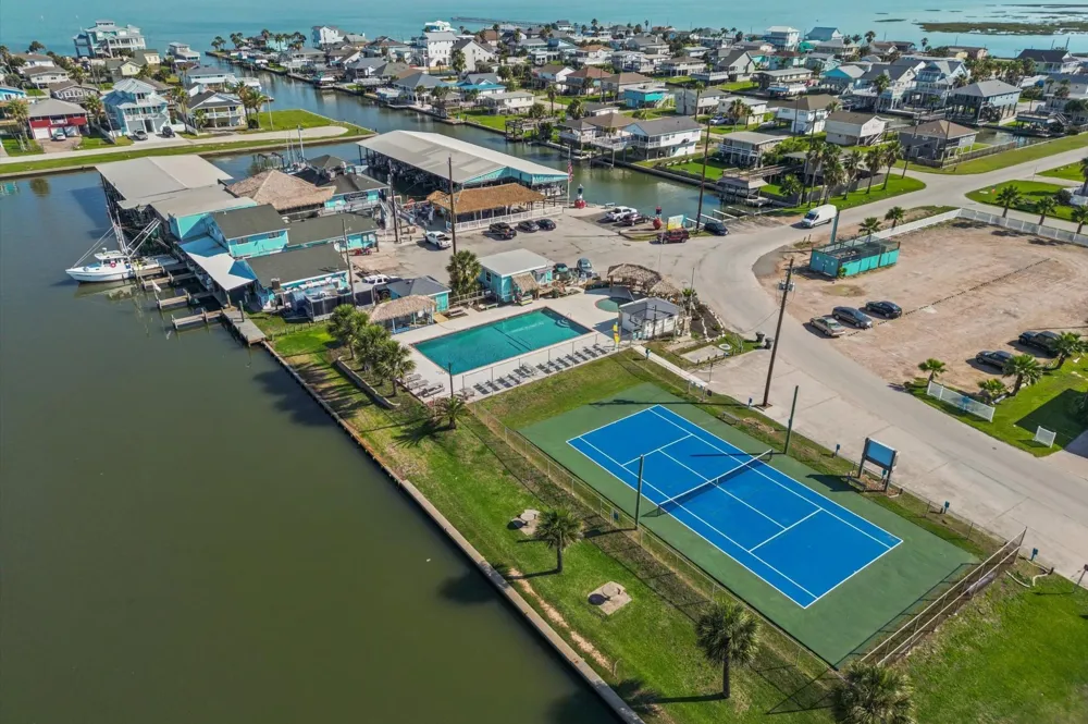 22502 Kennedy Drive Galveston, TX 77554