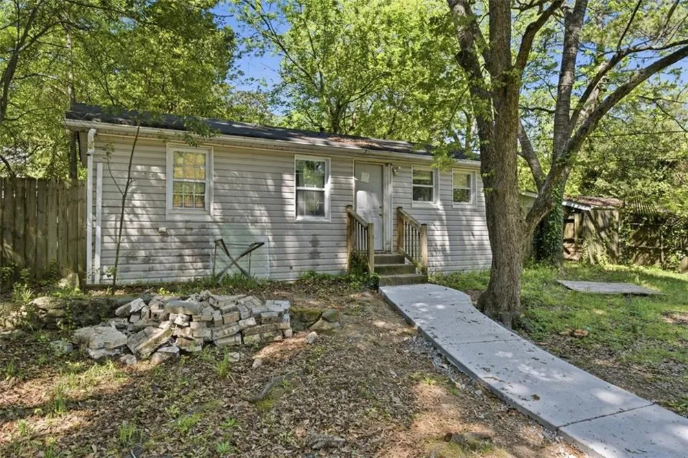 4649 Burks Road Forest Park, GA 30297