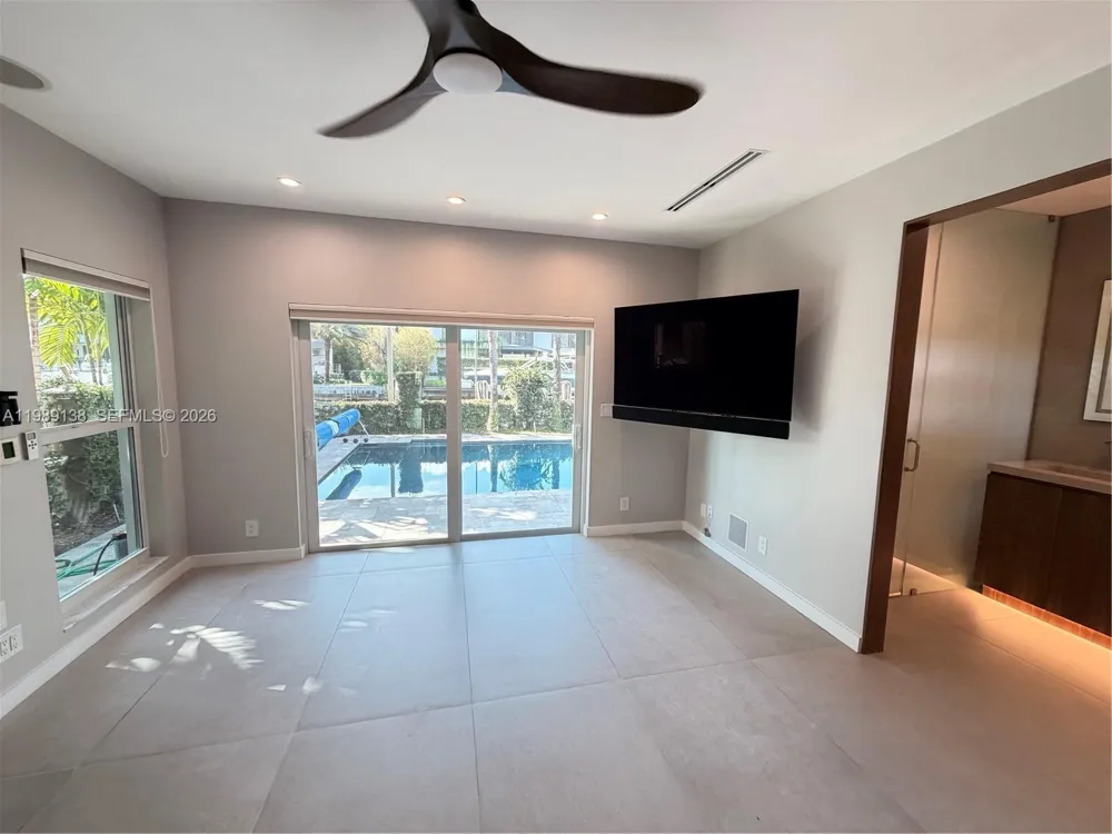 3200 NE 165th St North Miami Beach, FL 33160