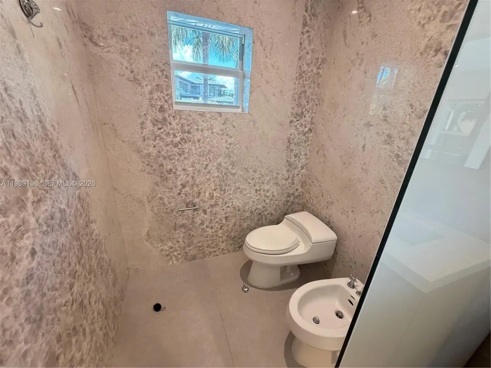 3200 NE 165th St North Miami Beach, FL 33160