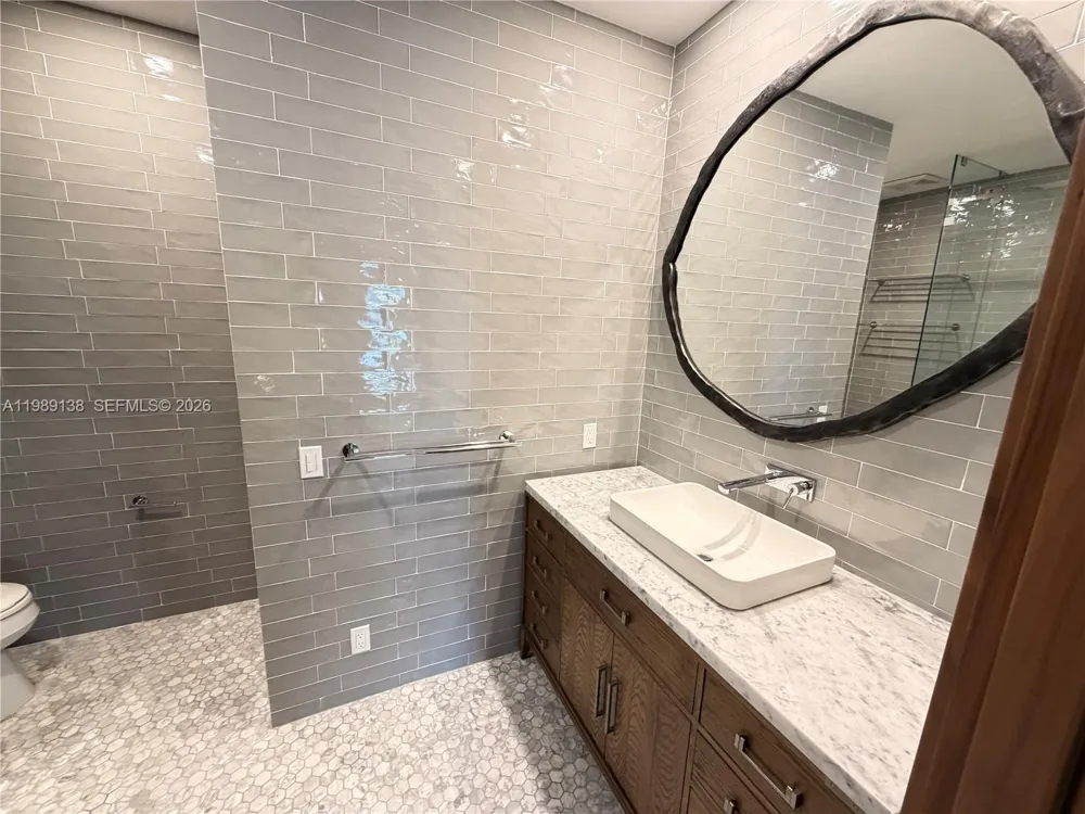 3200 NE 165th St North Miami Beach, FL 33160