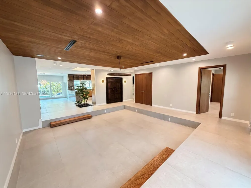 3200 NE 165th St North Miami Beach, FL 33160
