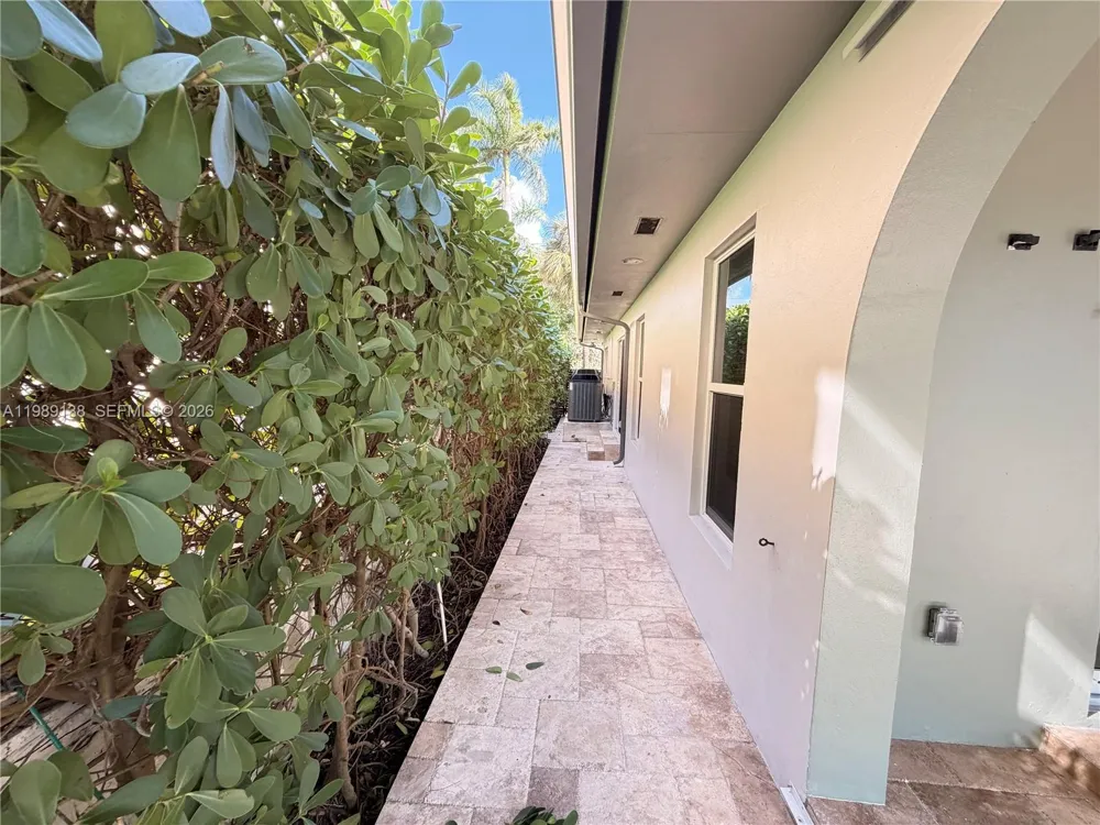 3200 NE 165th St North Miami Beach, FL 33160