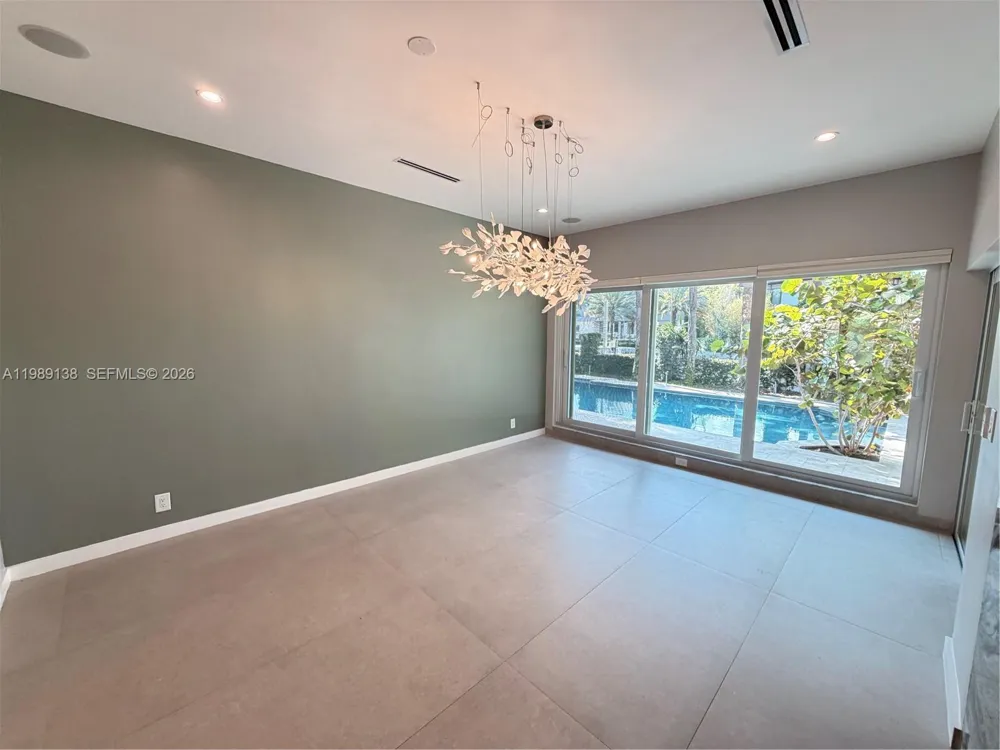 3200 NE 165th St North Miami Beach, FL 33160