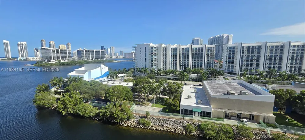 3330 NE 190th St #1018 Aventura, FL 33180