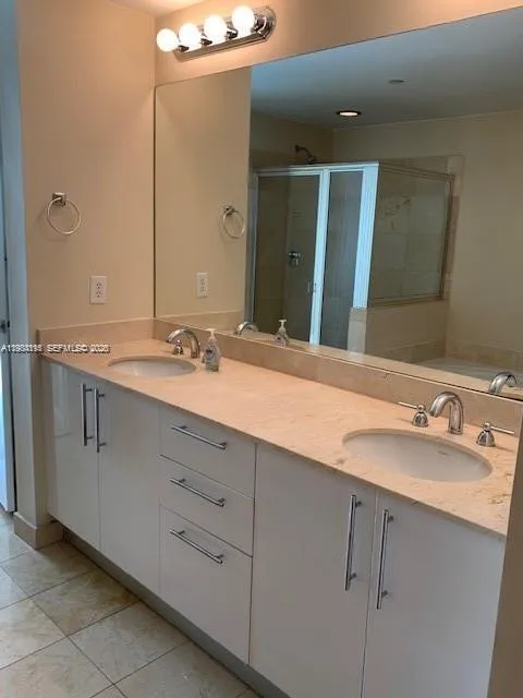 3330 NE 190th St #1018 Aventura, FL 33180