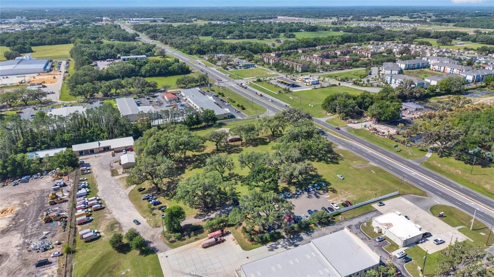 9935 US HIGHWAY 301 Wildwood, FL 34785