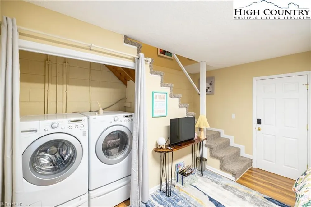 30 Village Road Roaring Gap, NC 28668