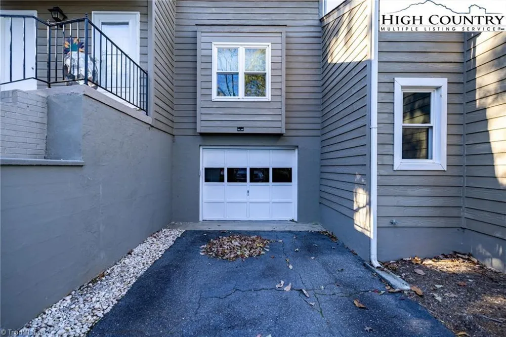 30 Village Road Roaring Gap, NC 28668