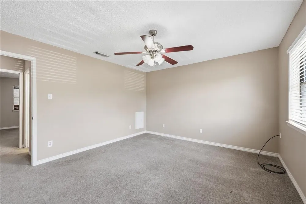 481 Moore Vidor, TX 77662