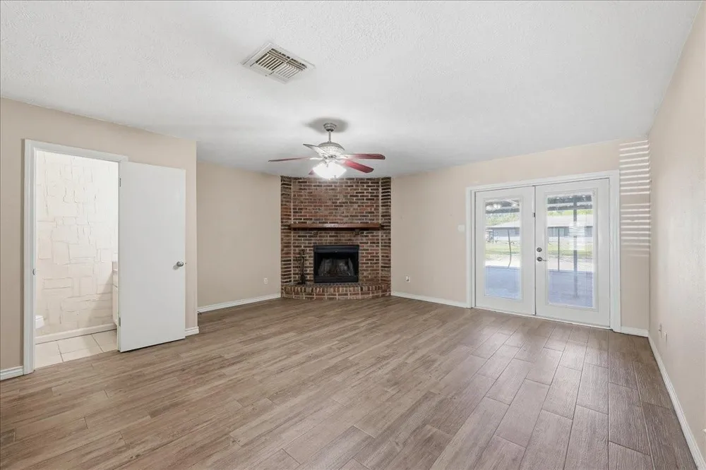 481 Moore Vidor, TX 77662
