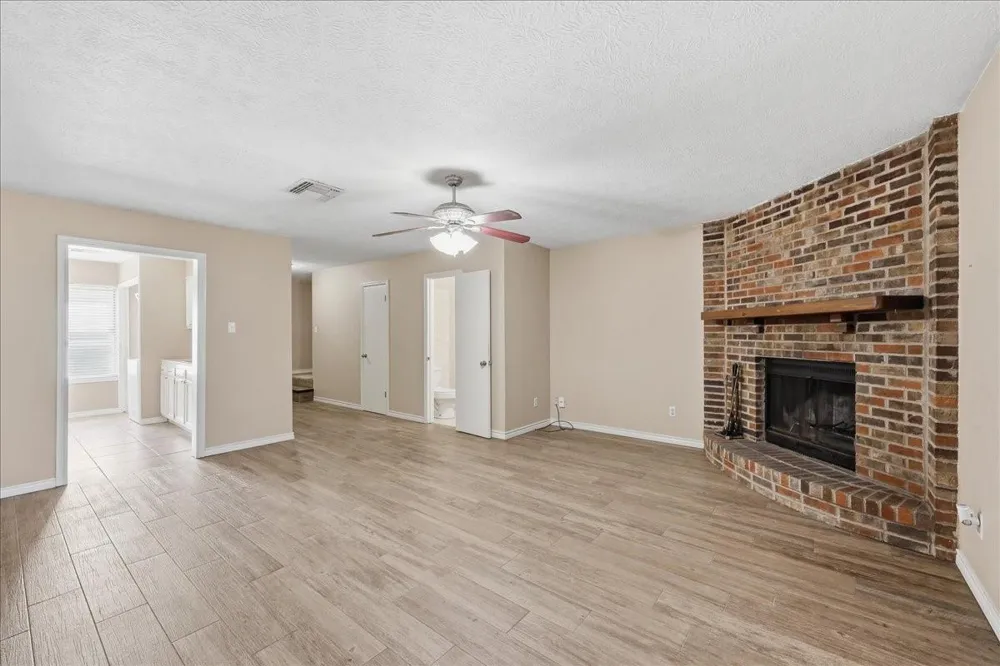 481 Moore Vidor, TX 77662