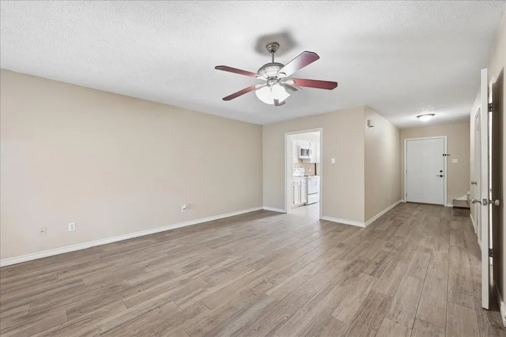481 Moore Vidor, TX 77662