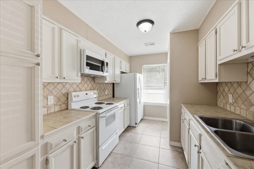481 Moore Vidor, TX 77662