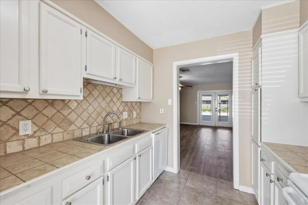 481 Moore Vidor, TX 77662