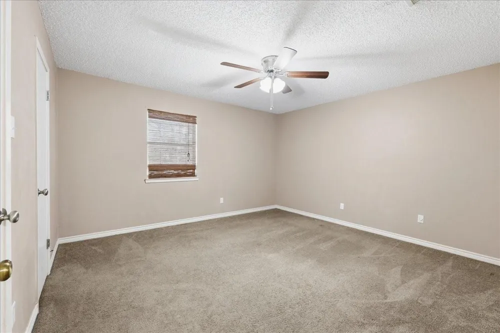 481 Moore Vidor, TX 77662