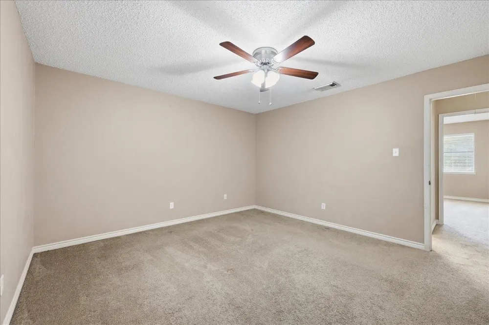 481 Moore Vidor, TX 77662