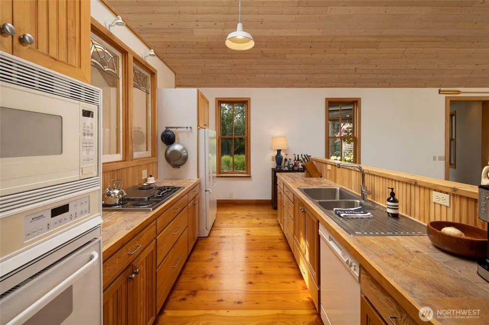 16 Bayshore Road Friday Harbor, WA 98250