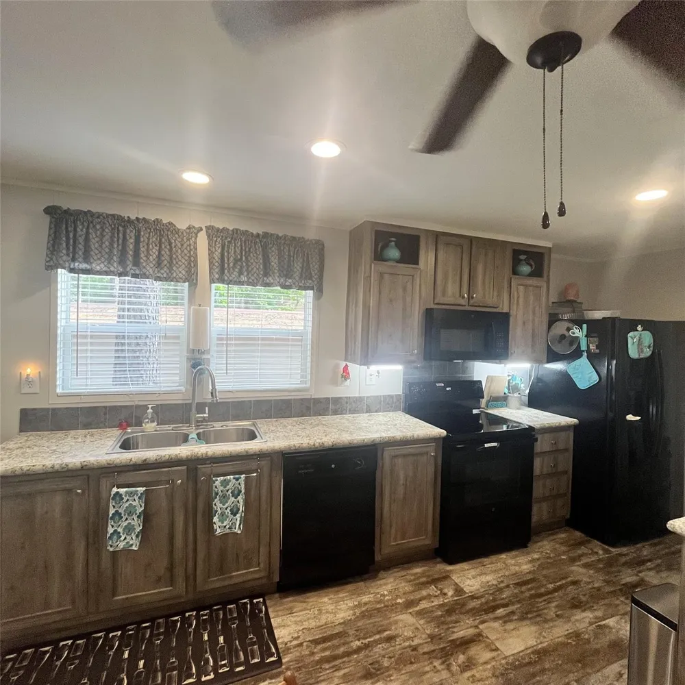 5002 Fm 811 Centerville, TX 75833