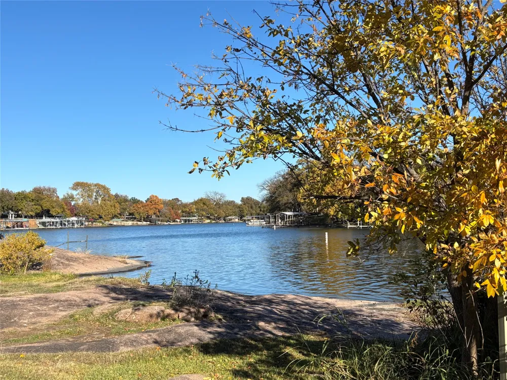 130 Primera Court Kingsland, TX 78609